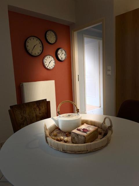 Vincent - Central 2 Bedroom Apartment 79Sqm Tripoli Exteriör bild